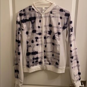 Lululemon jacket size 6